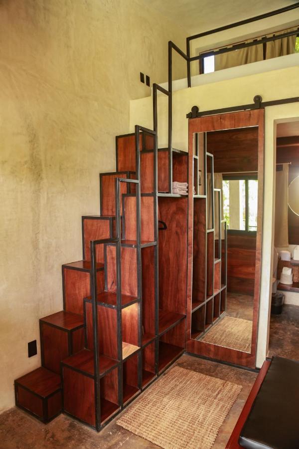 Hotel Makaaba Eco-Boutique Bacalar Eksteriør billede Stairs in a tiny home